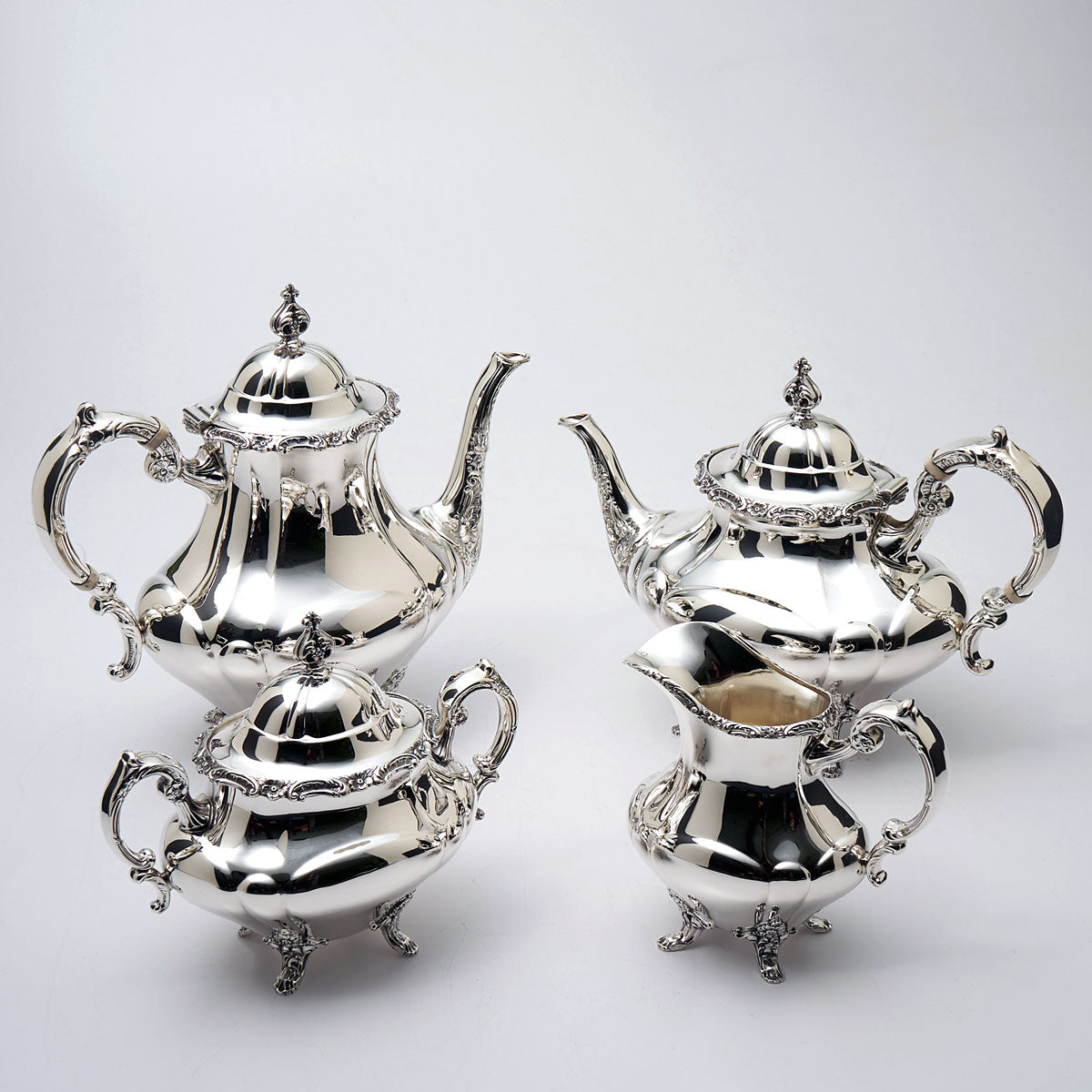 REED & BARTON ティーポット Victorian Reed and Barton Engraved Tea or Coffee Pot Silver